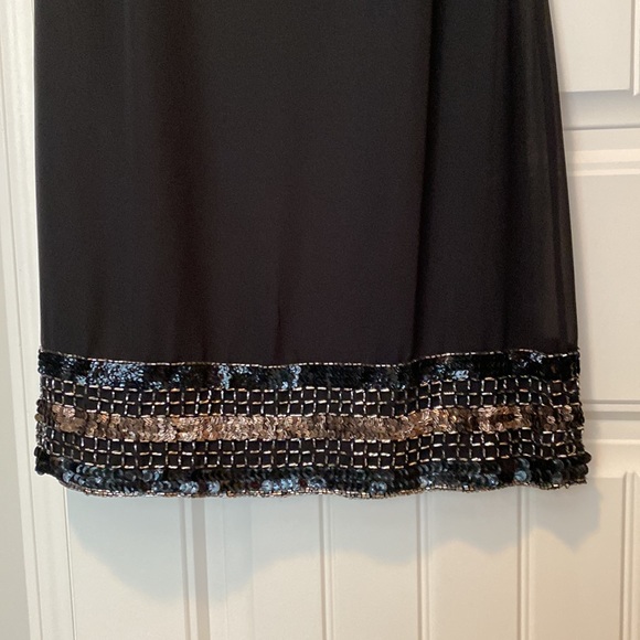 Like new black dress - Picture 3 of 5